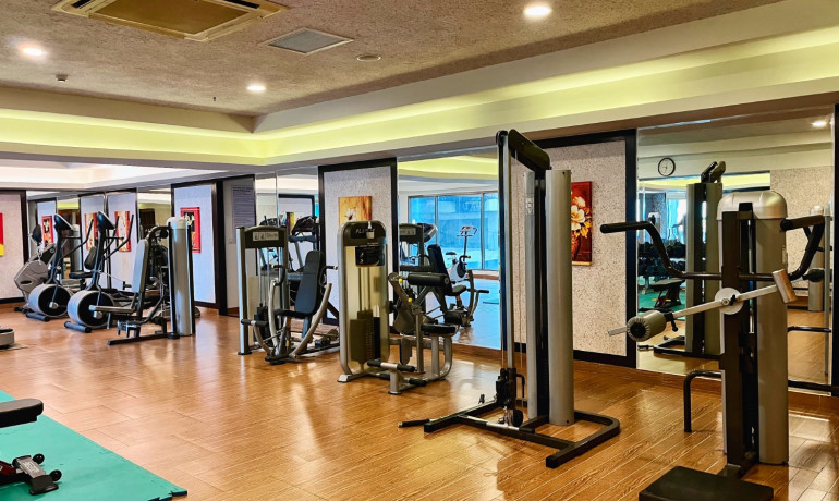 Instructions for using the multi-functional cable machine at Havana Nha Trang Hotel gym